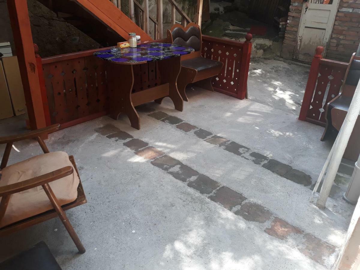 Jeki'S Apartment In Old Tbilisi Exterior photo